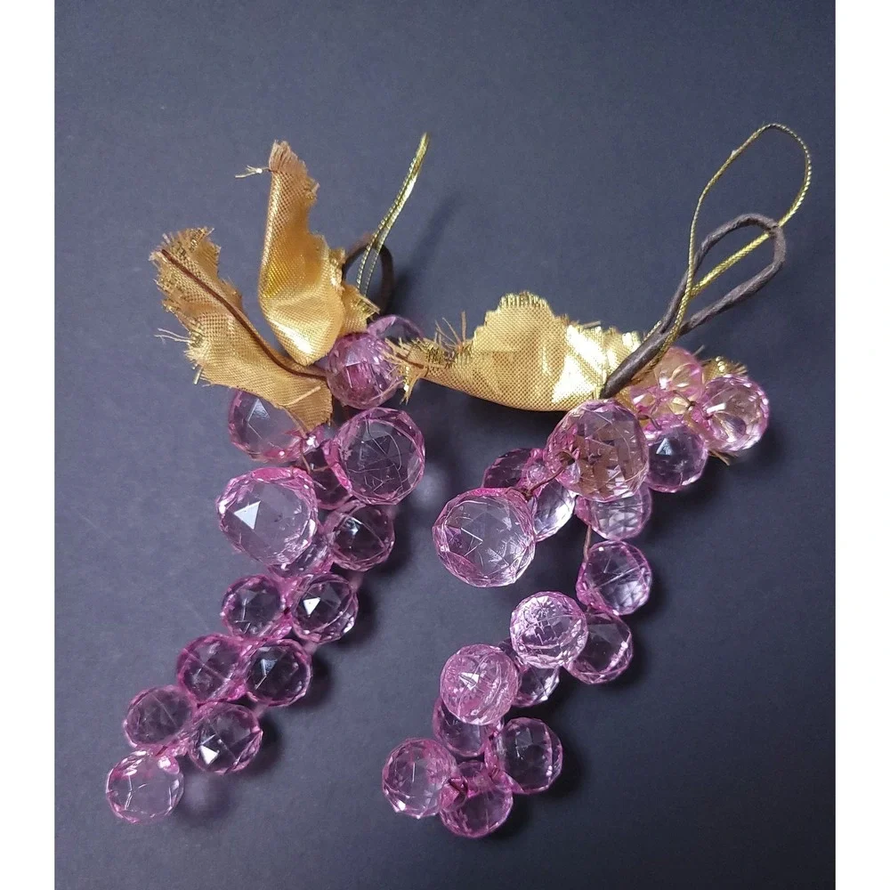 Vintage Faux Pink Acrylic Faceted Grapes Decorative Fruit Hanging Ornaments Pair